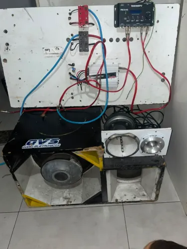 Som Automotivo Completo - Módulos Taramps, Caixa QVS, Corneta e Tweeter