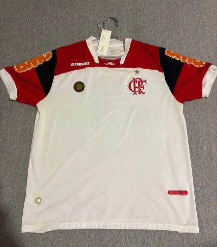 Vendo camisas do flamengo originais, em ótimo estado de conservação. Contato *