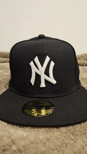 Boné New Era Preto/Branco World Séries 2000