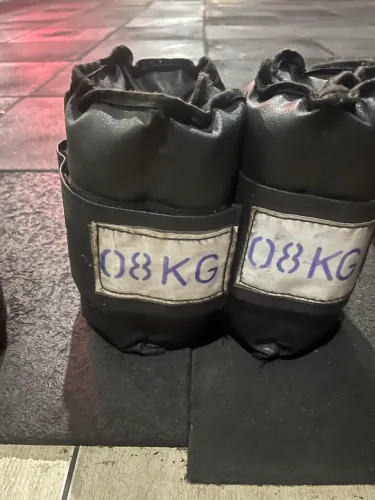 Caneleiras usada 8, 9 e 10 kg