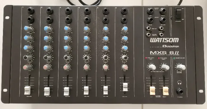 Mesa de Som 6 Canais MXS 6 II  Preto Ciclotron