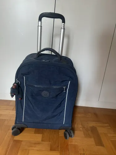 Mochila Kipling com rodinhas 360 em ótimo estado