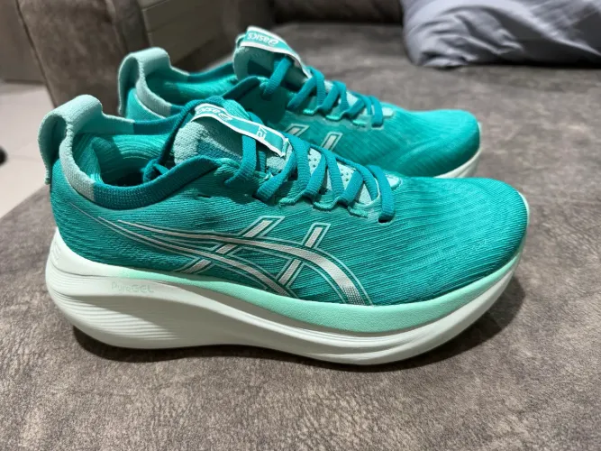 Tênis Asics Gel Nimbus 27 - tamanho 36.5