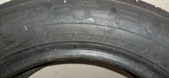 Vendo 2 pneus novos,..
