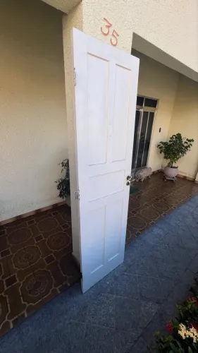 Porta Maciça Madeira 60cm Completa Com Fechadura e Dobradiças