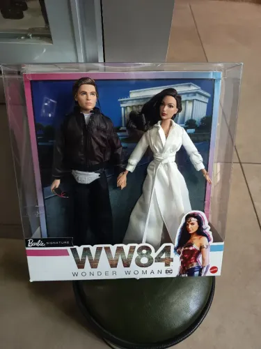 Barbie Ken mulher maravilha raro 1800