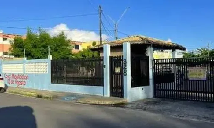 Alugo Ap na coroa do meio 