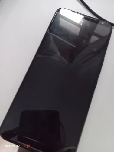 ASUS ROG Phone Gamer + Caixa | Liga, Tela Quebrada (Para Conserto)