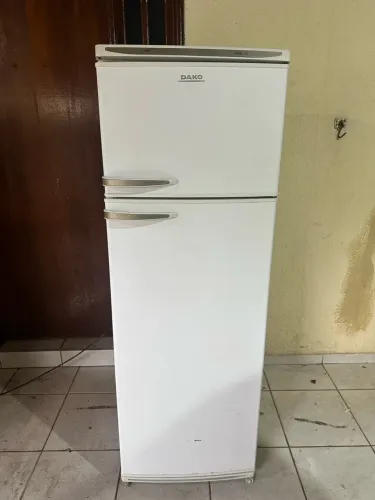 Vendo uma geladeira Dako gelo seco bem conservada (Entrego)