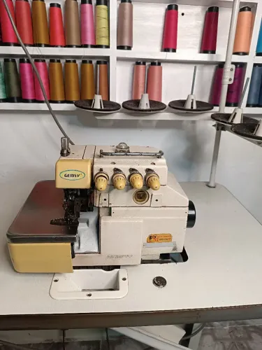 Máquina ponto cadeia GEMSY 