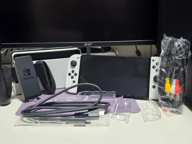 Nintendo Switch OLED Branco 64GB + MicroSD 128GB SanDisk + Desbloqueio Atmosphere + Extras