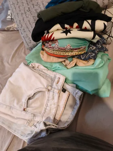 Doo roupas femininas usadas