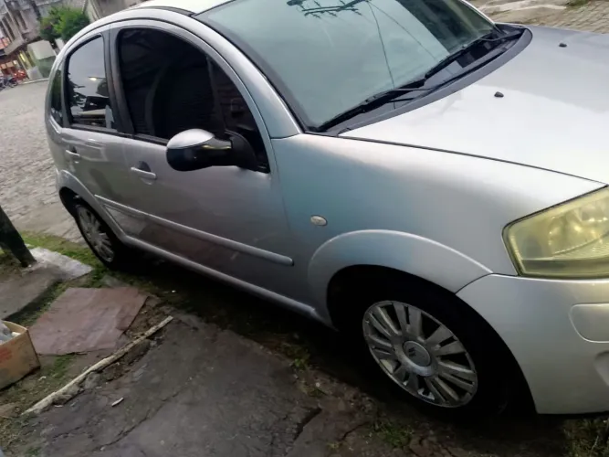Citroen C3 GLX 1.4/ GLX Sonora 1.4 Flex 8V 5P 2011