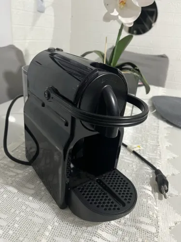 cafeteira Nespresso Inissia 127volts