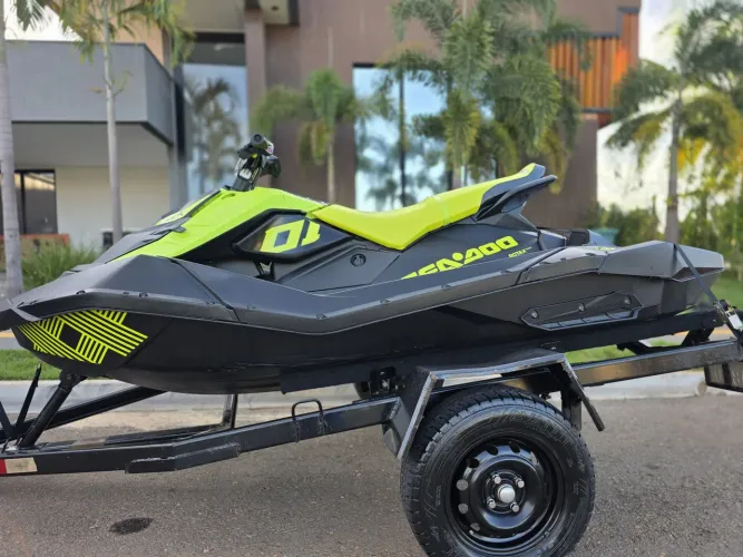 Jetski spark trixx 3up 2023