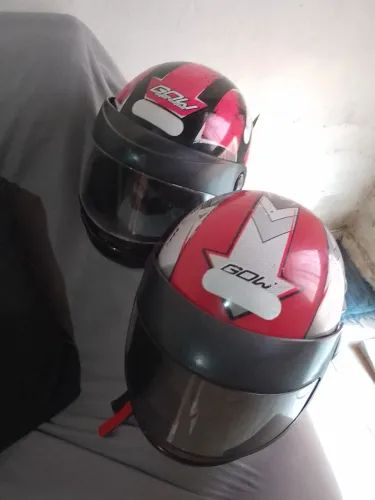 Capacete Sam Marino usado em bom estado