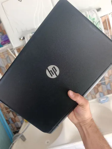 Notebook marca HP com SSD de 240 gigas, 8 Gb de RAM, bateria boa, carregador original