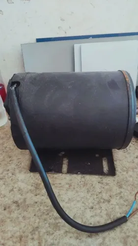 Motor 1/2