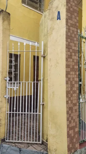Alugo Casa 1 dormitório - ao lado da estação Quitaúna