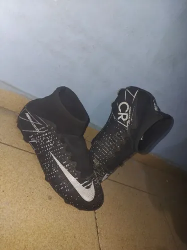 Vendo ou troco chuteira da Nike n 35 e 36 e da adidas n 41 e 42