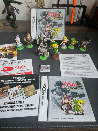 Jogo zelda Spirit Tracks + action figures nintendo ds
