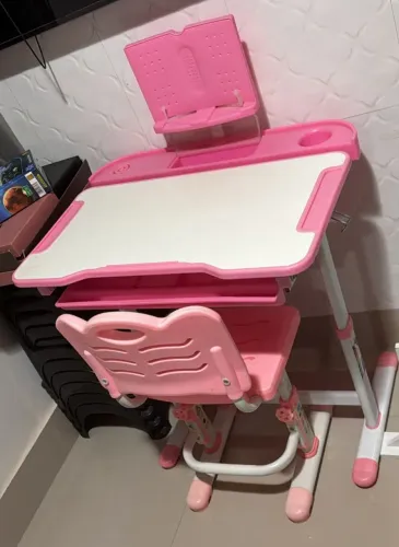 Mesa e cadeira ajustável