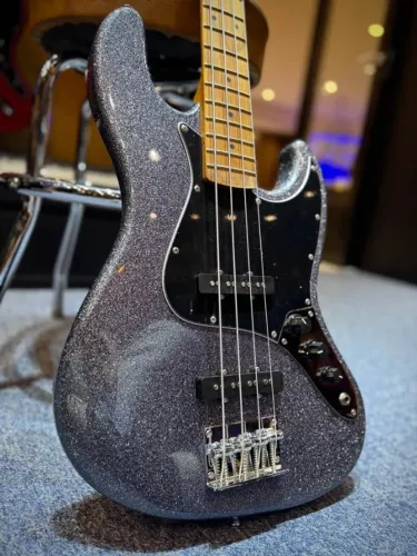 Baixo Tagima TB73 Squier Fender Yamaha Sire Lakland Giannini Epiphone Cort Ibanez