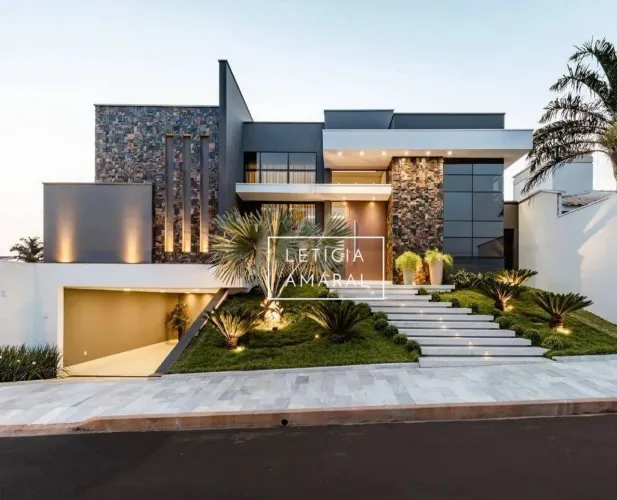 Casa com 3 dormitórios à venda, 260 m² por R$ 2.300.000,00 - Las Palmas - Pouso Alegre/MG