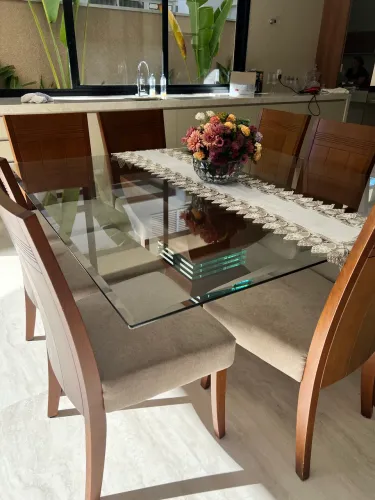 Vendo conjunto de mesa com 8 cadeiras Sier