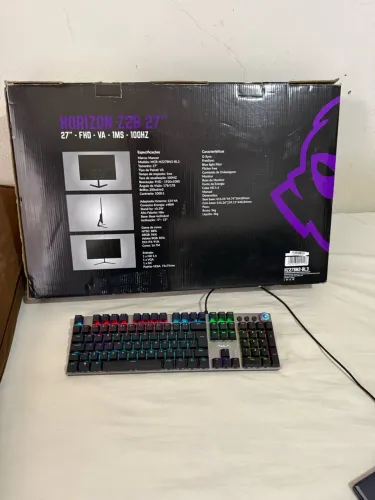 Monitor 27 polegadas + teclado ( aceita trocas )