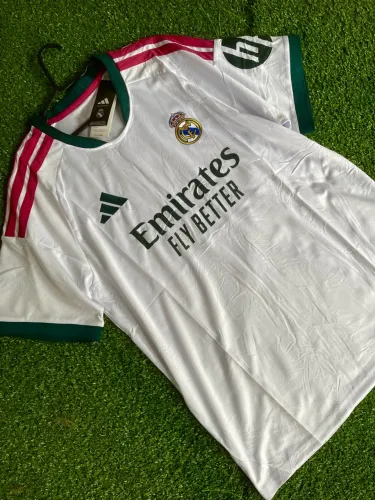 Camisa futebol Real Madrid 2026 lançamento 