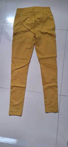 Calça com lycra tamanho G cor mostarda