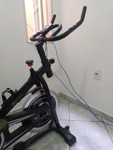 Bicicleta Ergométrica Spinning WCT Fitness - Excelente Estado