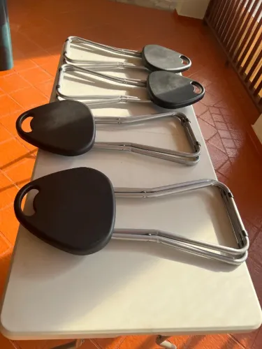 Mesa plástica com banquetas