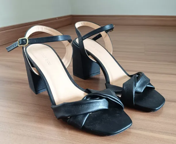 Sandália Couro Salto Médio Nó Rchlo Shoes N°37
