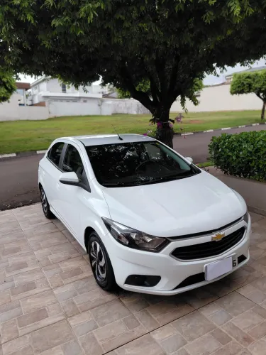 Chevrolet Onix Hatch LT 1.0 8V Flexpower 5P Mec. 2018