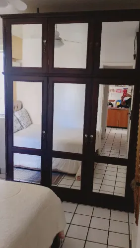 Vendo guarda roupa antigo