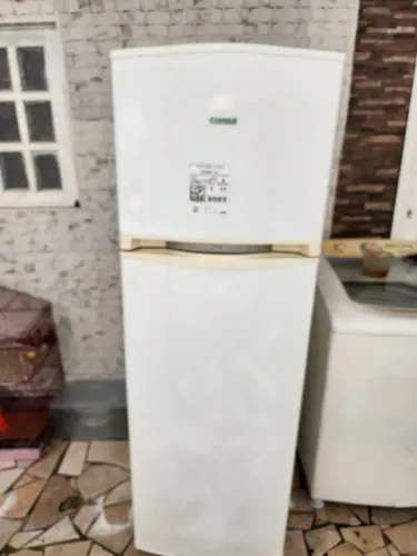 Vendo geladeira cônsul 110v 260 litros