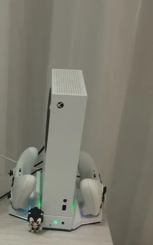 Xbox série s com dois controles + controle multimídia