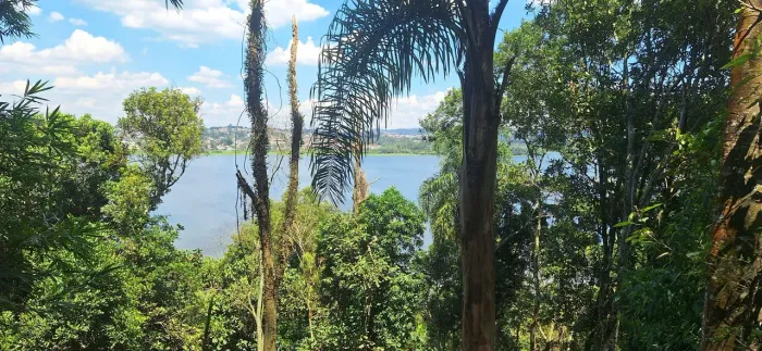 Vendo terreno com vista para represa guarapiranga dentro do condomínio rivieira Paulista 