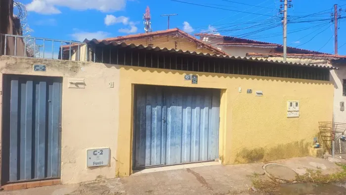IMÓVEL COM 02 RESIDENCIAS INDEPENDENTES NA VILA ALVORADA OPORTUNIDADE PARA INVESTIDORES