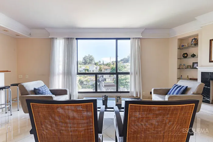Apartamento de 251 m² com 3 suítes e excelente planta no Real Parque