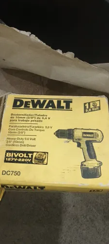 Parafusadeira Dewalt 9.6 volts