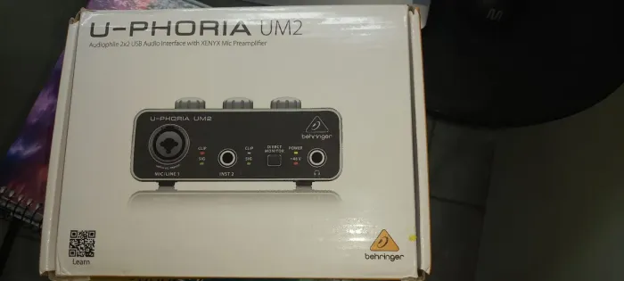 Interface de audio behringer uphoria um 2