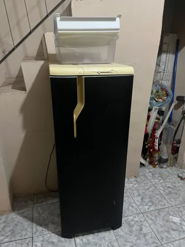 Geladeira Eletrolux RE31 Envelopada