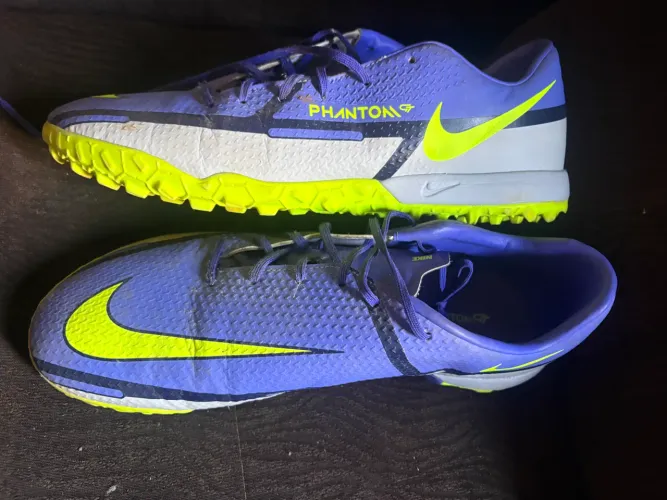 Chuteira society Nike Phantom original nova sem uso! N.44
