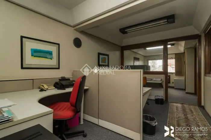 Escritório à Venda no Bairro Mont'Serrat com Área de 117m² Disponível para Negociação