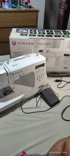 Máquina de costura Singer