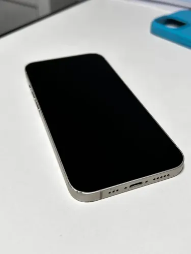 iPhone 13, sem peças trocadas 