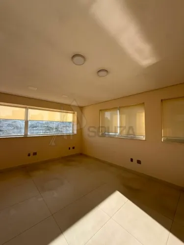 Sala comercial para locação na Engenheiro Caetano Álvares / Imirim , com 2 banheiros, vaga